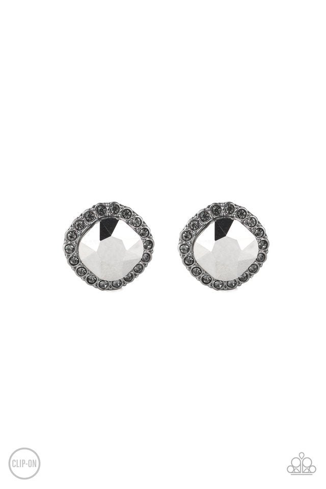 Diamond Duchess - Black - Paparazzi Earring Image
