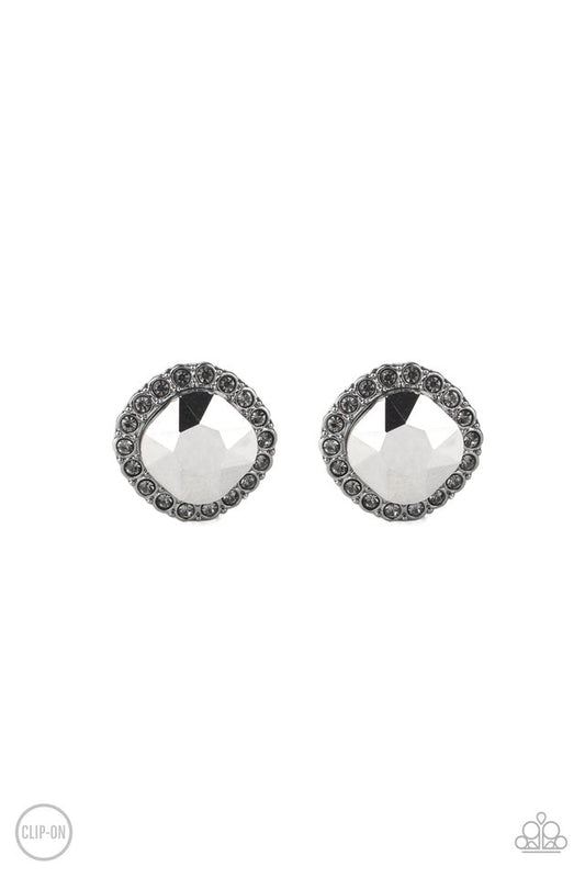 Diamond Duchess - Black - Paparazzi Earring Image