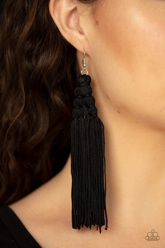 Magic Carpet Ride - Black - Paparazzi Earring Image