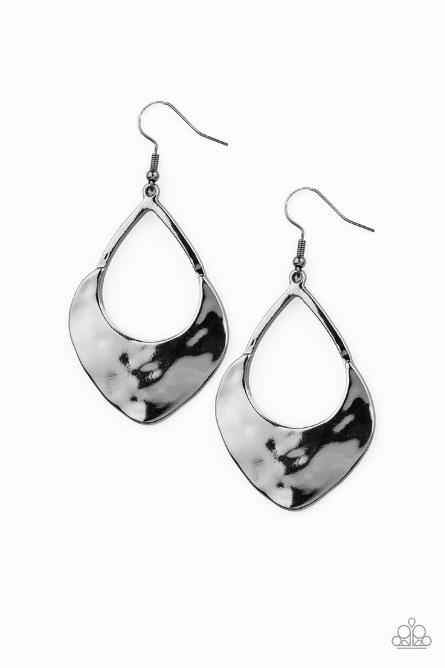 Dig Your Heels In - Black - Paparazzi Earring Image