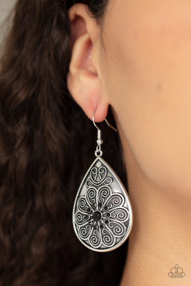 Banquet Bling - Black - Paparazzi Earring Image