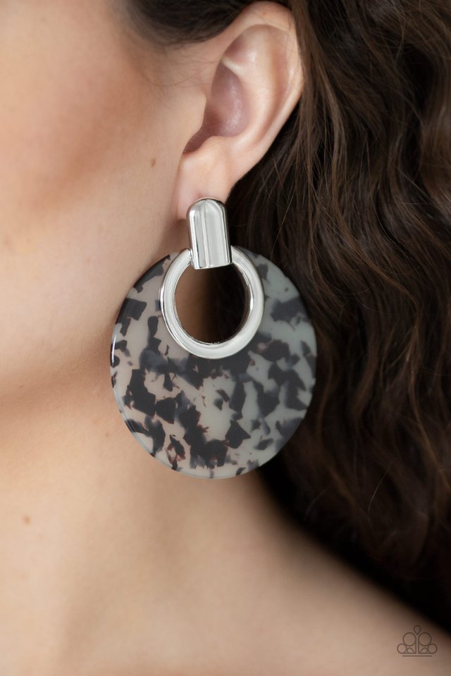 Metro Zoo - White - Paparazzi Earring Image