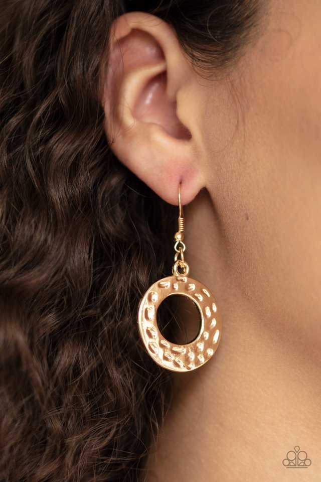 Mildly Metro - Gold - Paparazzi Necklace Image