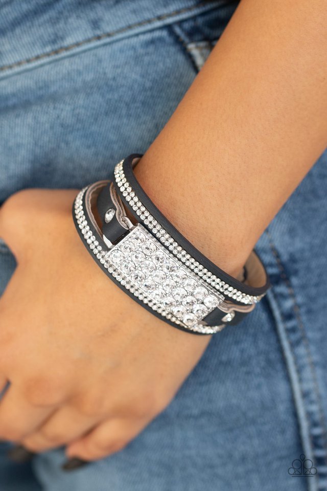 Shockingly Sparkly - Blue - Paparazzi Bracelet Image