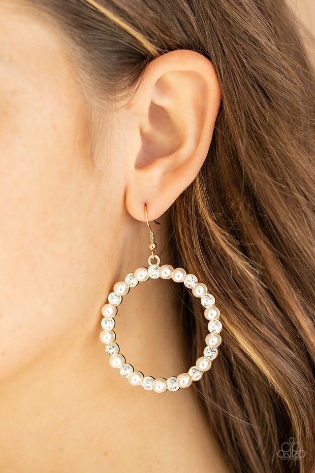 Pearl Palace - Gold - Paparazzi Earring Image