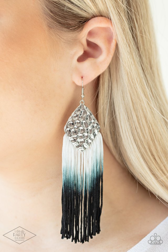Dip In - Black - Paparazzi Earring Image