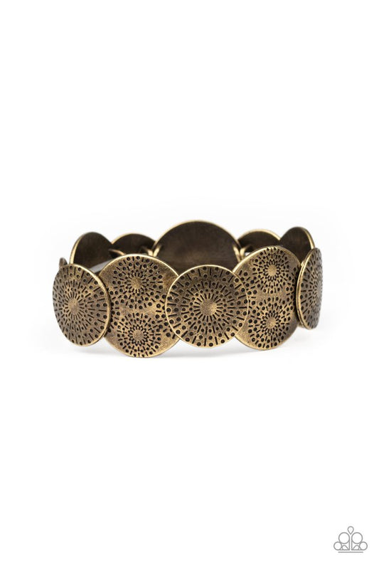 Pleasantly Posy - Brass - Paparazzi Bracelet Image