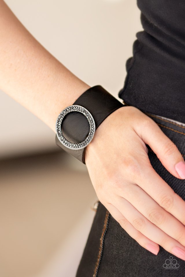 RING Them In - Black - Paparazzi Bracelet Image