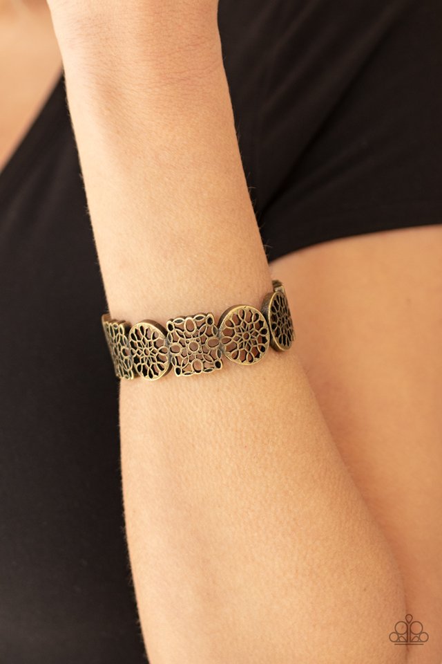 Mandala Mixer - Brass - Paparazzi Bracelet Image