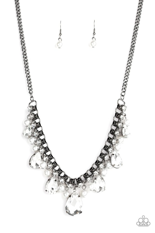 Knockout Queen - Black - Paparazzi Necklace Image