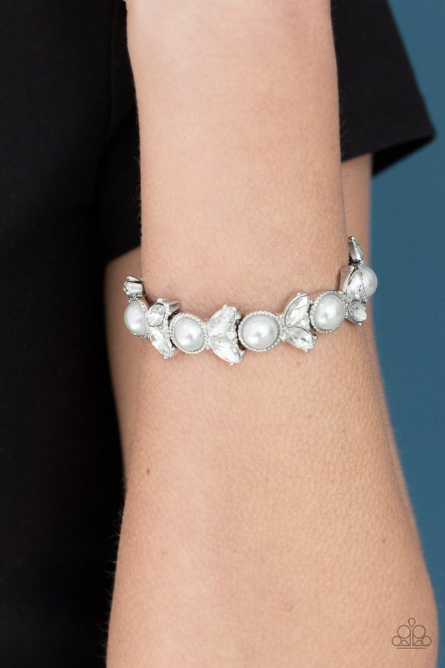 Opulent Oasis - White - Paparazzi Bracelet Image