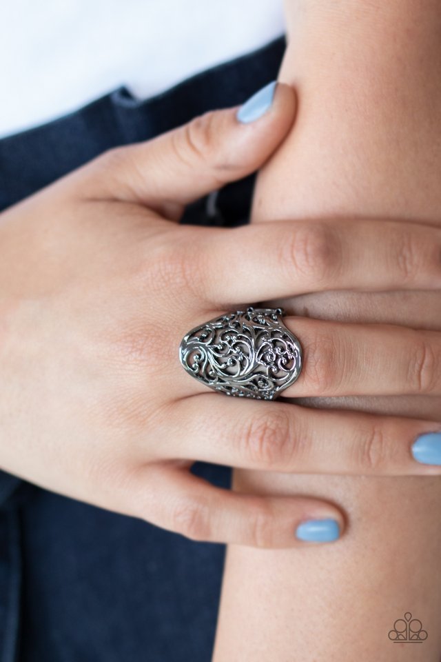 Vine Vibe - Black - Paparazzi Ring Image