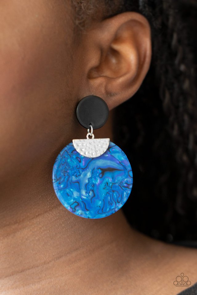 Really Retro-politan - Blue - Paparazzi Earring Image