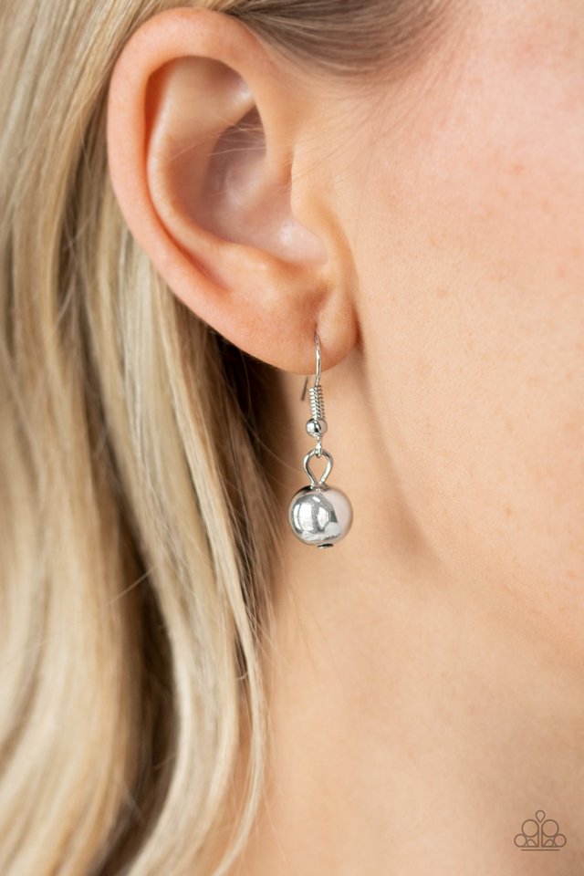 Welcome To The Big Leagues - Silver - Paparazzi Necklace Image