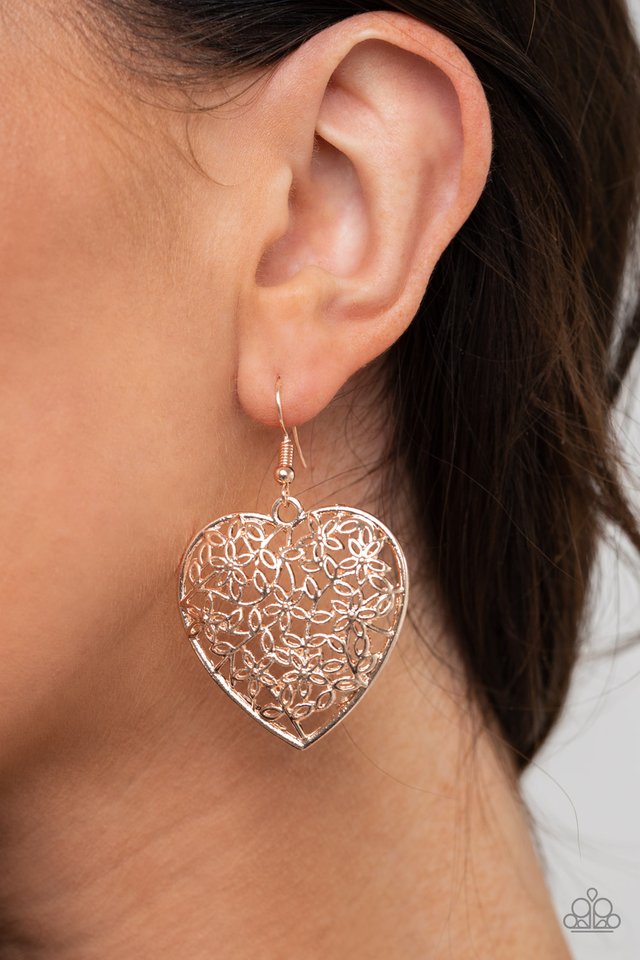 Let Your Heart Grow - Rose Gold - Paparazzi Earring Image
