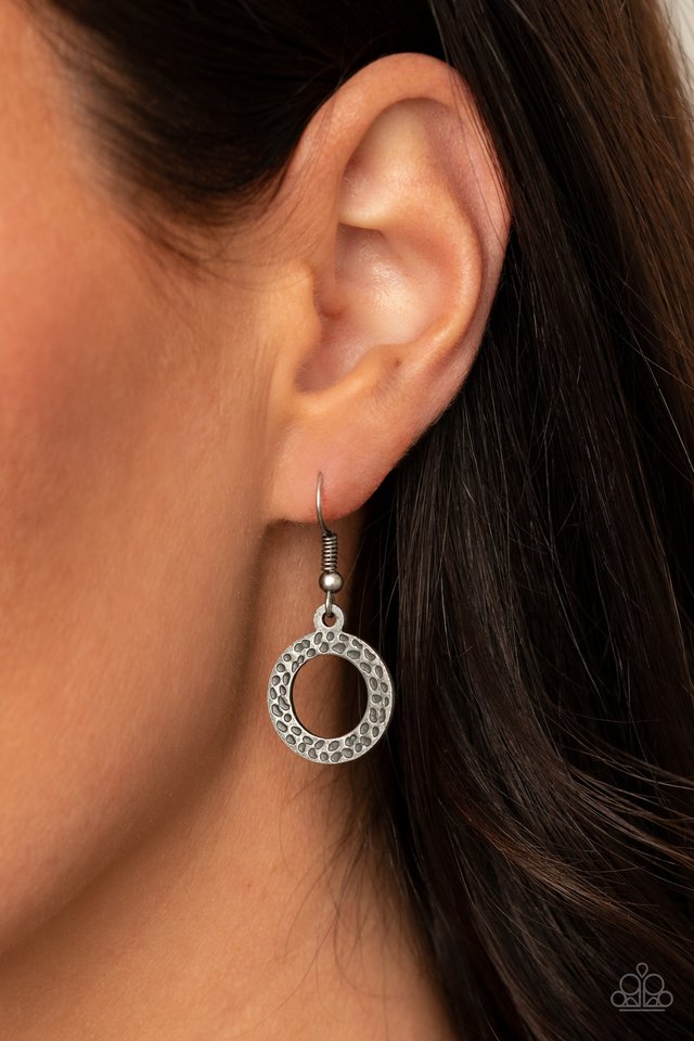 Terra Adventure - Silver - Paparazzi Necklace Image