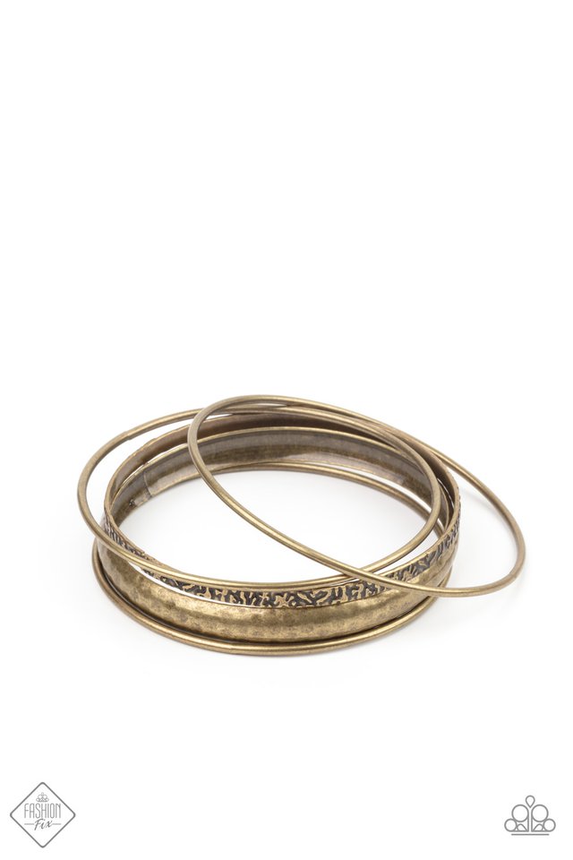 Get Into Gear - Brass - Paparazzi Bracelet Image