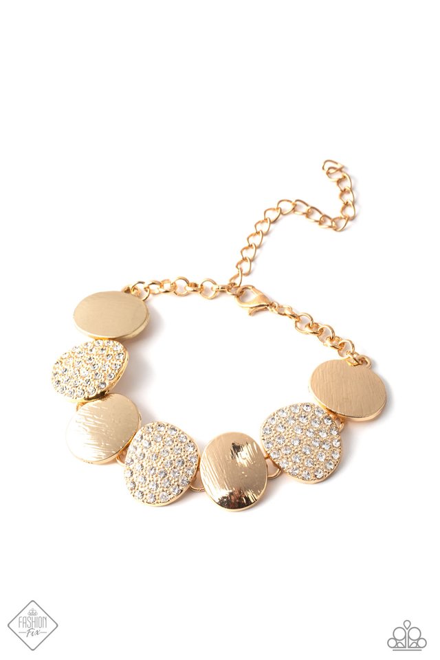 Tough LUXE - Gold - Paparazzi Bracelet Image