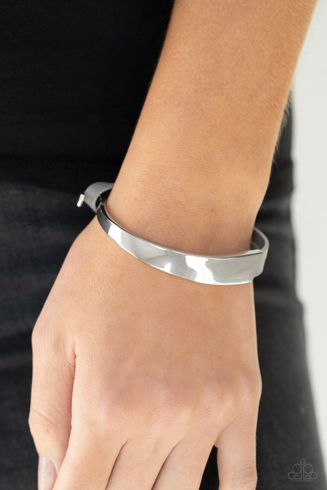 A Notch Above The Rest - Silver - Paparazzi Bracelet Image