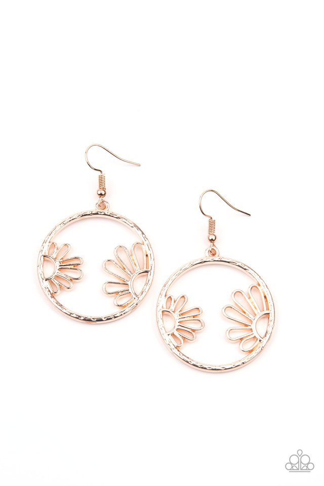 Demurely Daisy - Rose Gold - Paparazzi Earring Image