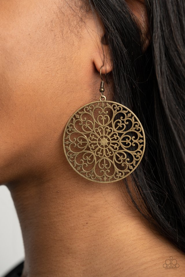Make A MANDALA Out Of You - Brass - Paparazzi Earring Image