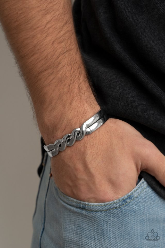 Metro Machine - Silver - Paparazzi Bracelet Image
