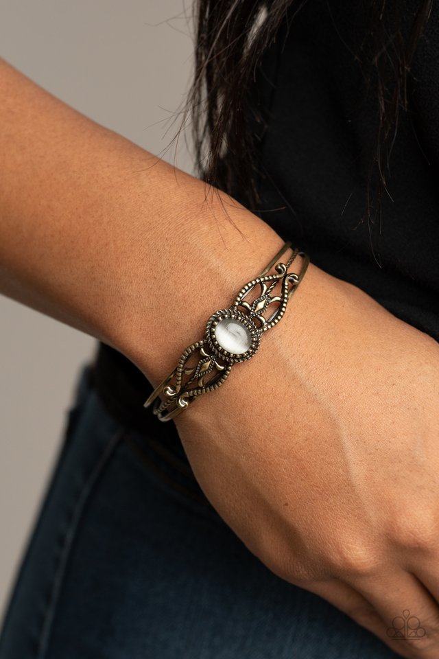 Wait and SEER - Brass - Paparazzi Bracelet Image