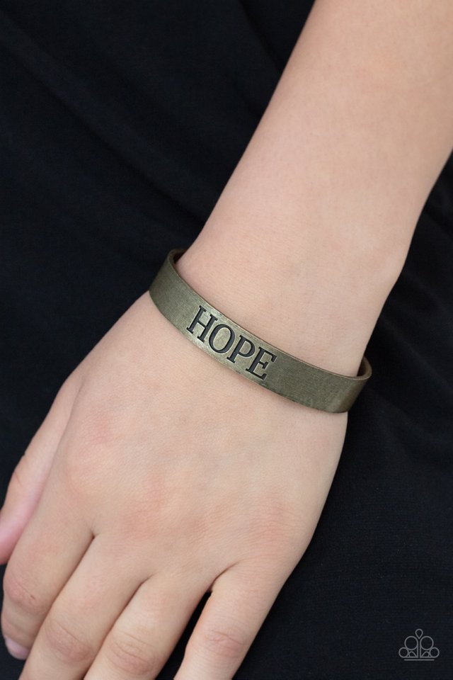 Hope Makes The World Go Round - Brass - Paparazzi Bracelet Image