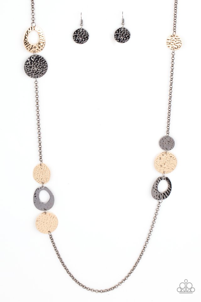​Gallery Guru - Black - Paparazzi Necklace Image