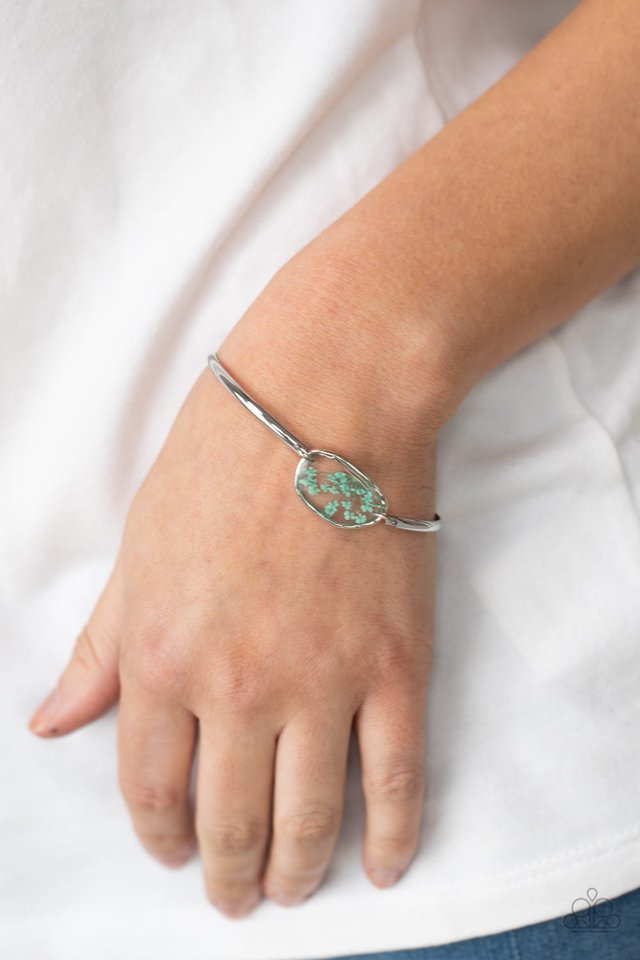 ​Prairie Paradise - Blue - Paparazzi Bracelet Image