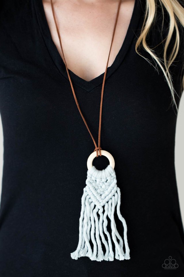 Crafty Couture - Silver - Paparazzi Necklace Image