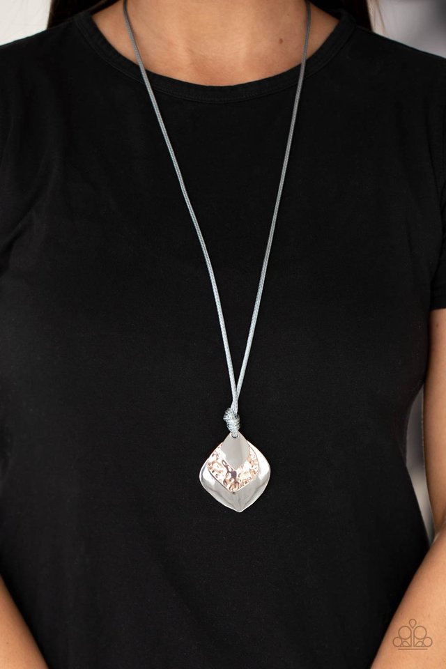 Face The ARTIFACTS - Silver - Paparazzi Necklace Image