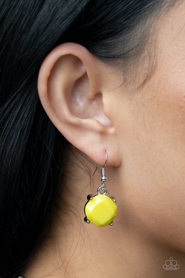 Prismatic Prima Donna - Yellow - Paparazzi Necklace Image