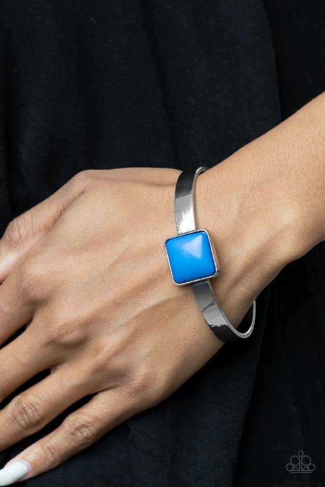 Prismatically Poppin - Blue - Paparazzi Bracelet Image