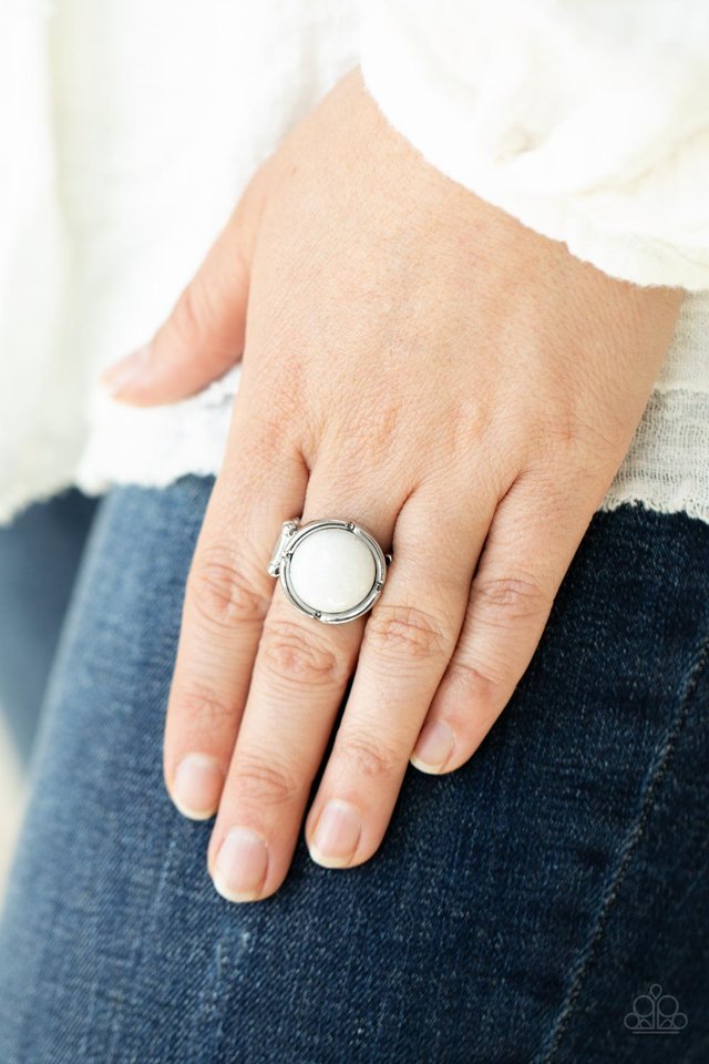 Dreamy Dunes - White - Paparazzi Ring Image