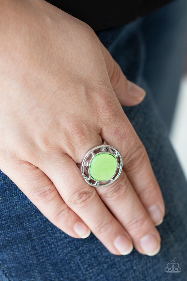 Encompassing Pearlescence - Green - Paparazzi Ring Image