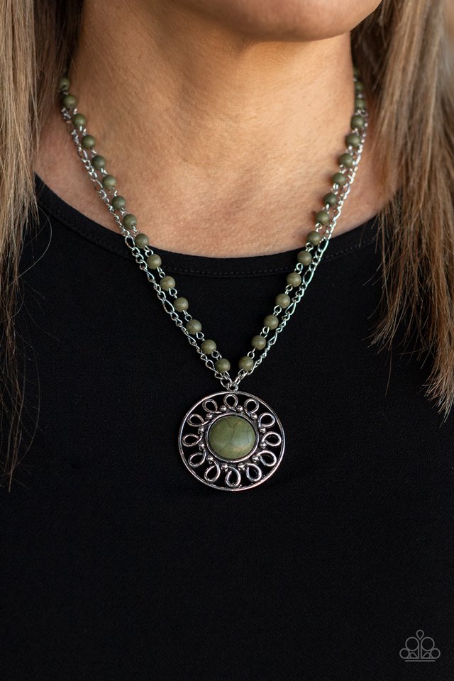 Sahara Suburb - Green - Paparazzi Necklace Image