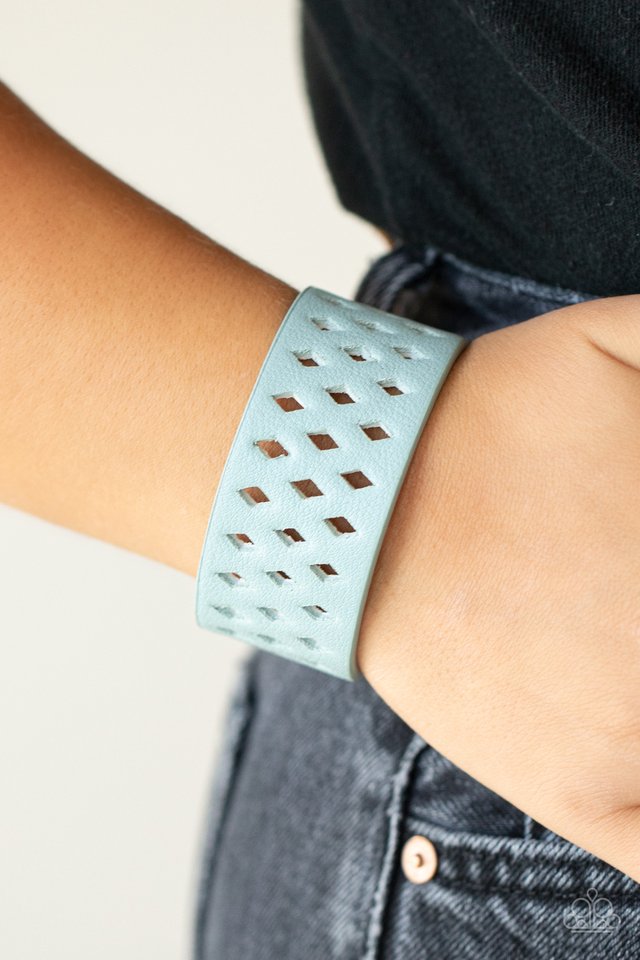 Glamp Champ - Blue - Paparazzi Bracelet Image
