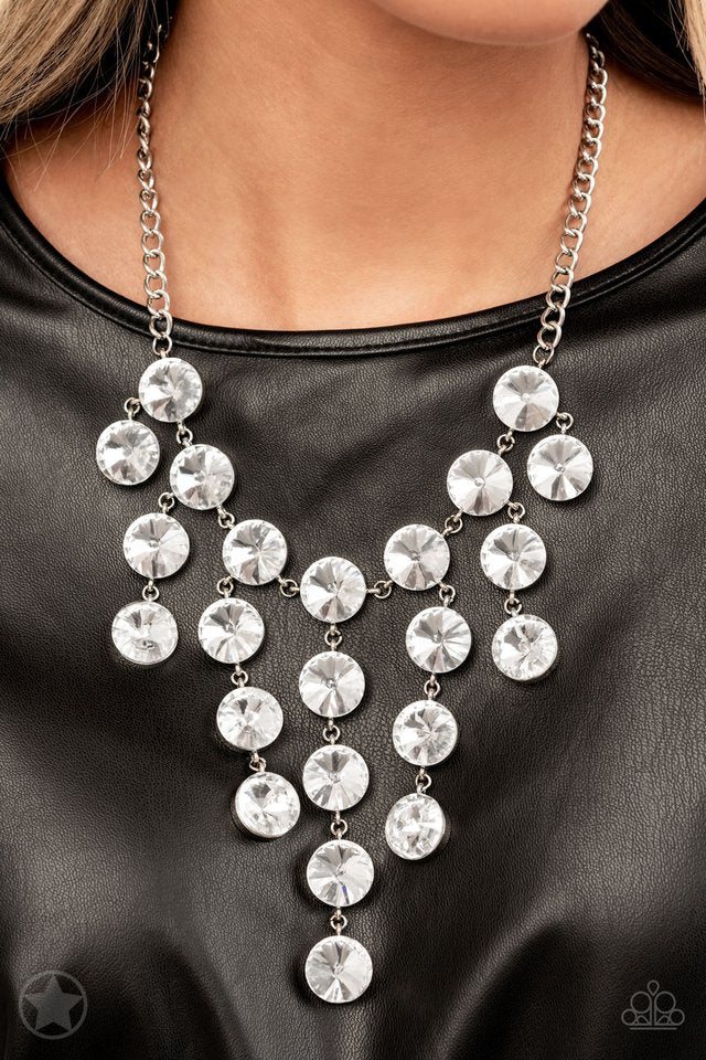 Spotlight Stunner - Paparazzi Necklace Image