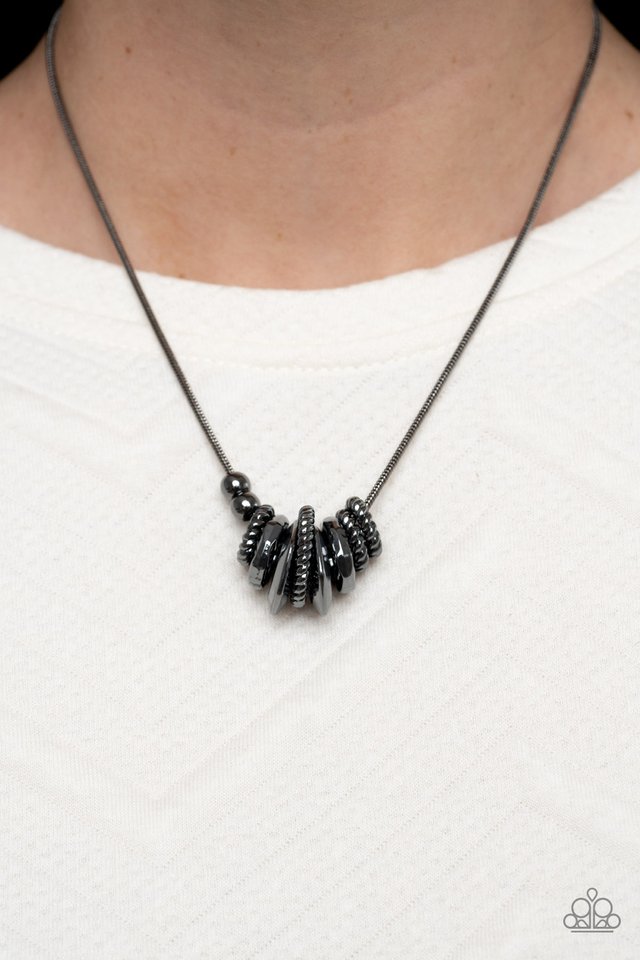 Mechanical Mischief - Black - Paparazzi Necklace Image