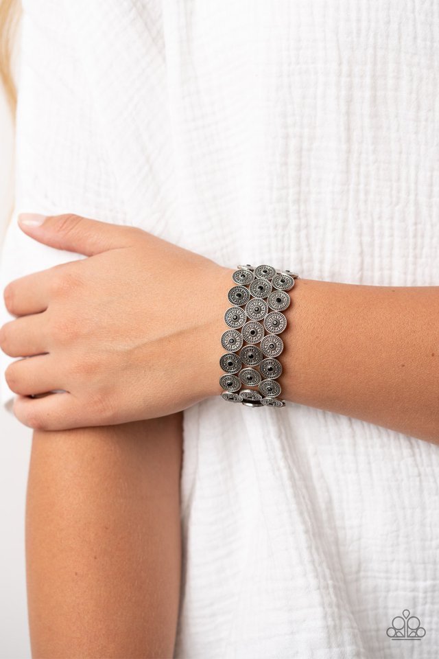 Forgotten Treasure - Black - Paparazzi Bracelet Image