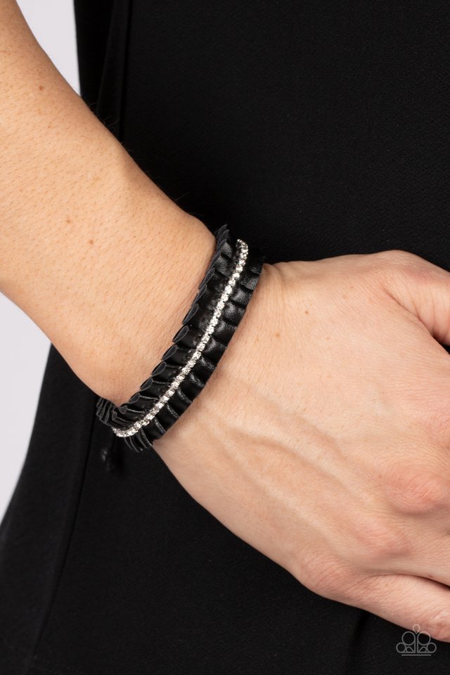 Pretty, Pretty PLEATS - Black - Paparazzi Bracelet Image