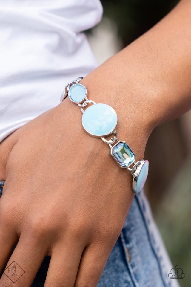 Dreamscape Dazzle - Blue - Paparazzi Bracelet Image