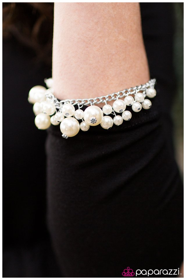 Paparazzi Bracelet ~ Fine Dining - White