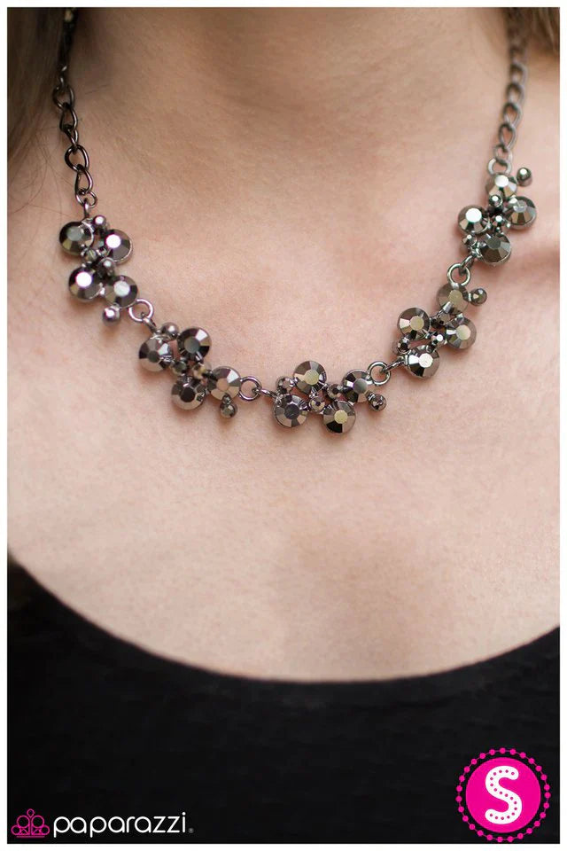 Paparazzi Necklace ~ Hollywood Hills - Black