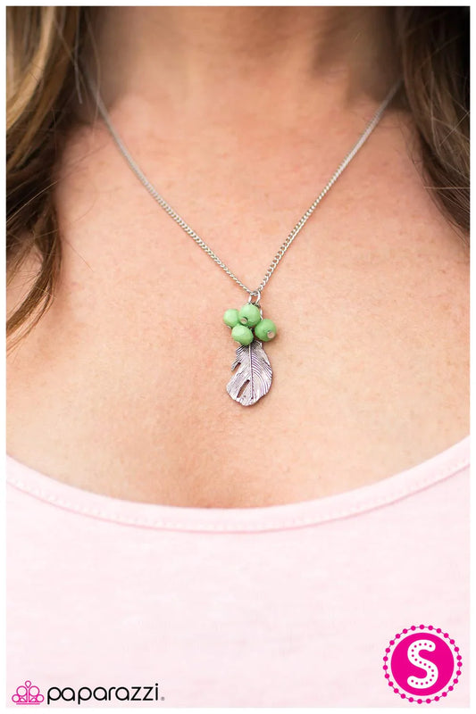 Paparazzi Necklace ~ Watch Me Soar - Green