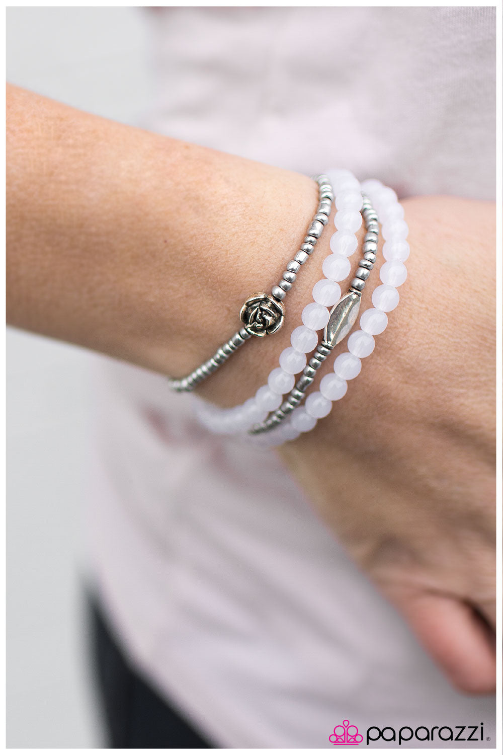 Paparazzi Bracelet ~ Playing It Cool - White