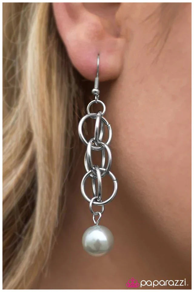 Paparazzi Earring ~ Splendidly Splendid - Green