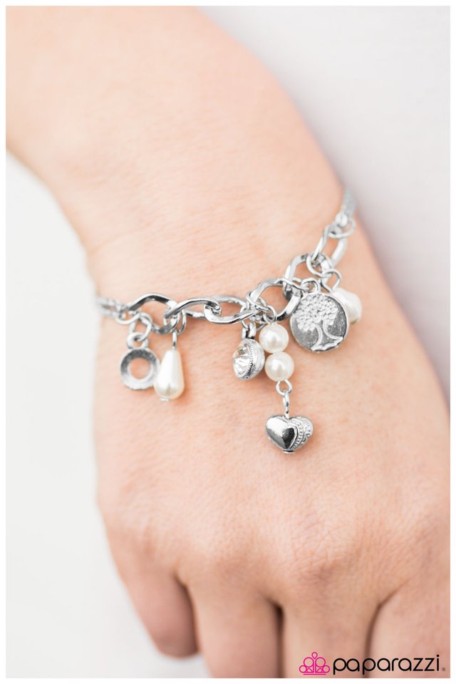 Paparazzi Bracelet ~ Welcome To Bliss - White