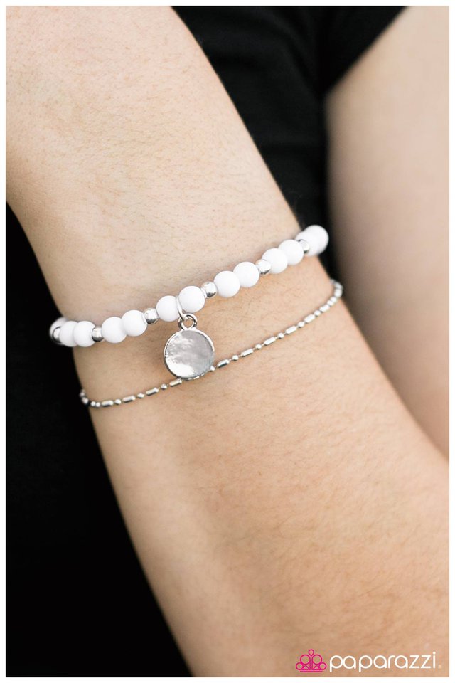 Paparazzi Bracelet ~ Dreaming Big - White